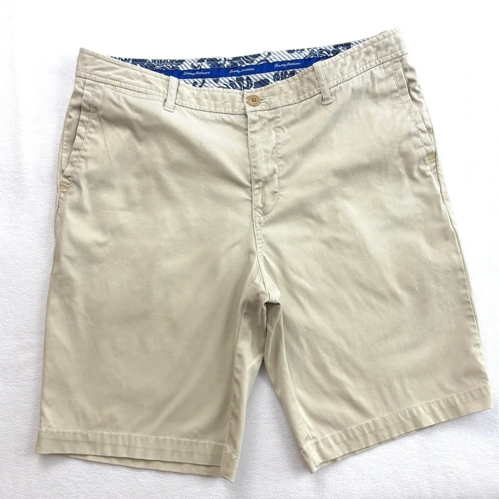 Tommy Bahama Beige Flat Front Chino Golf Walking Cotton Shorts Size 36